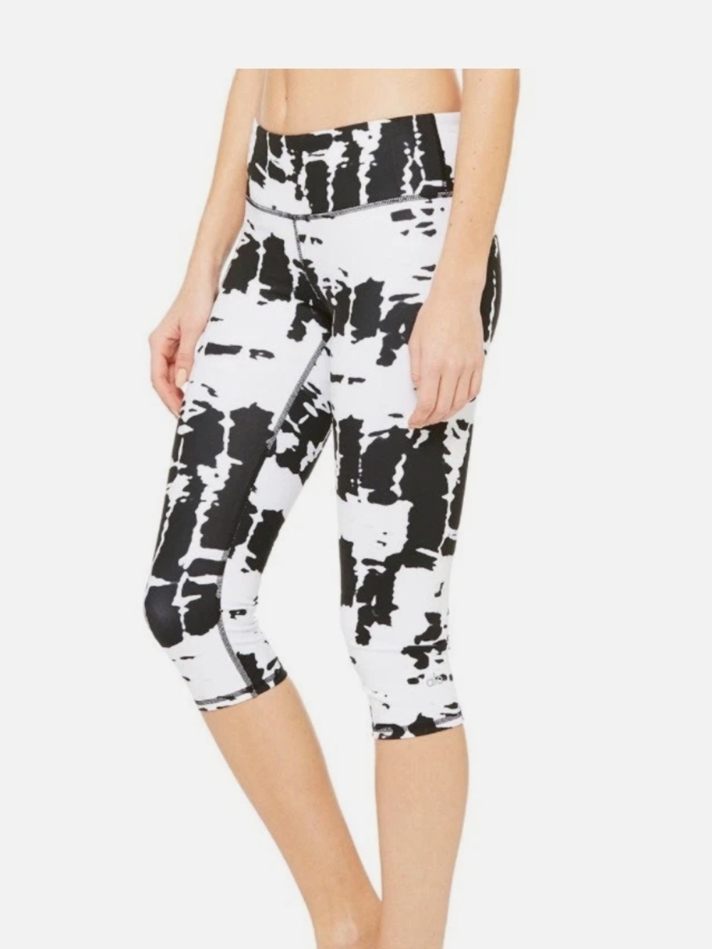 ALO Black & White Abstract Print Capri Leggings Size Medium